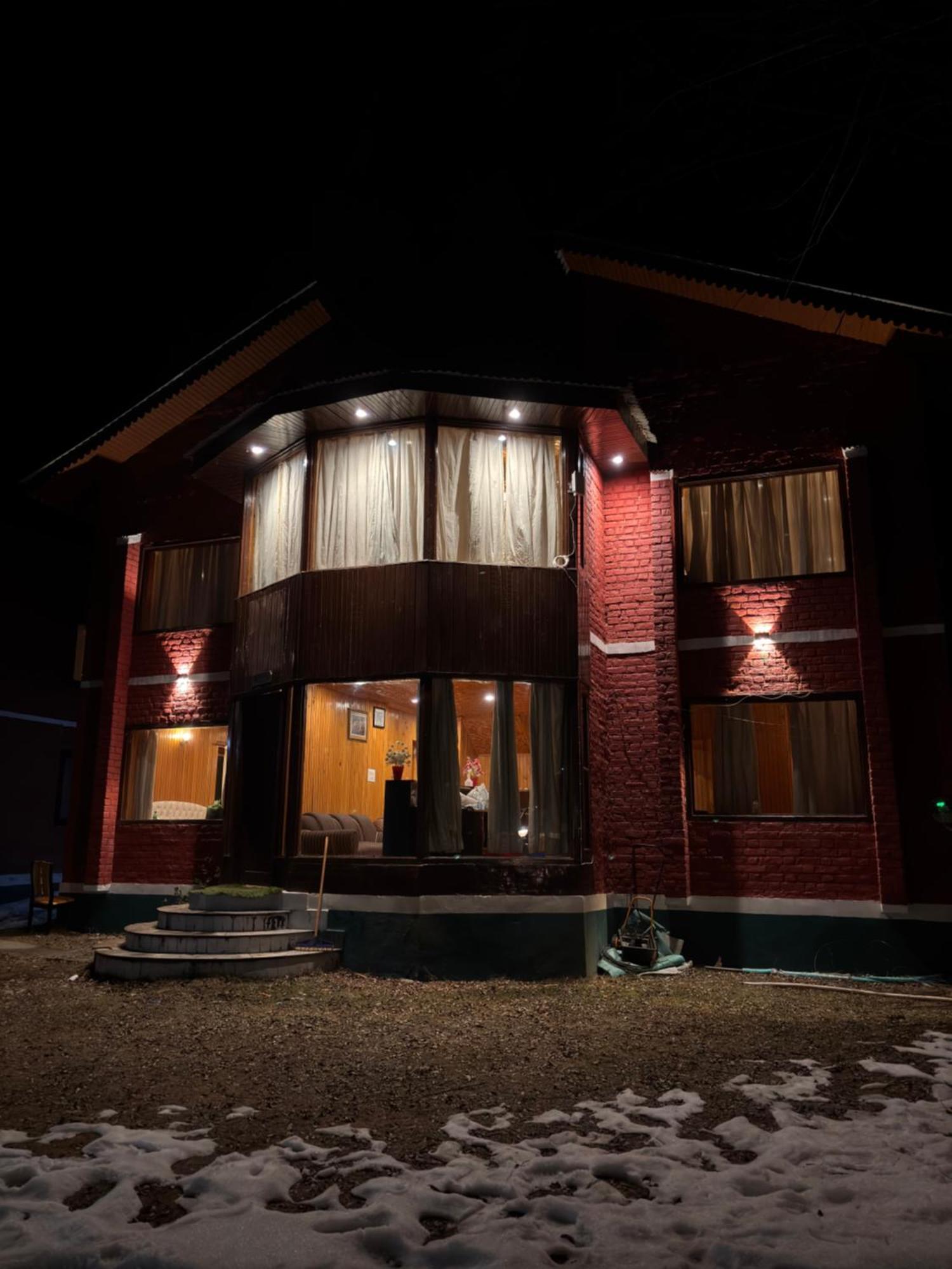 The Pinus Resort Pahalgām Exterior photo
