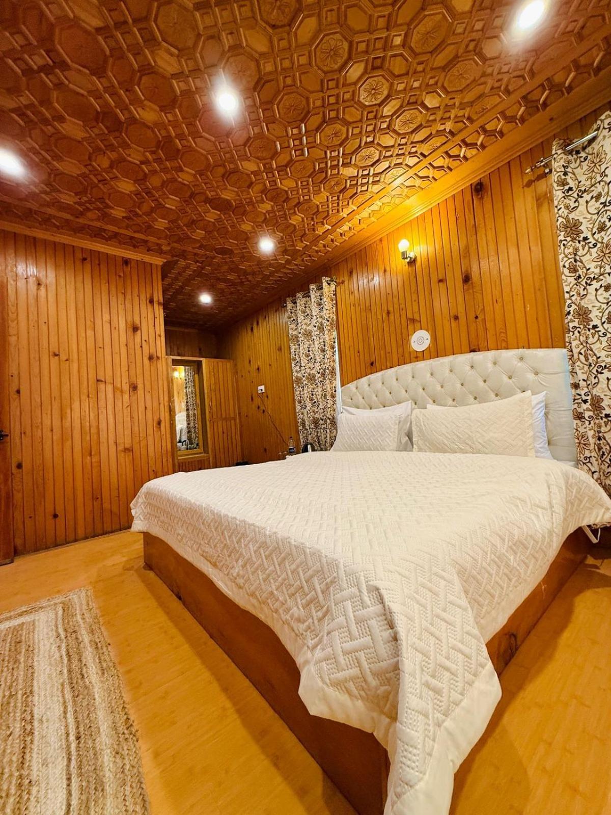 The Pinus Resort Pahalgām Exterior photo